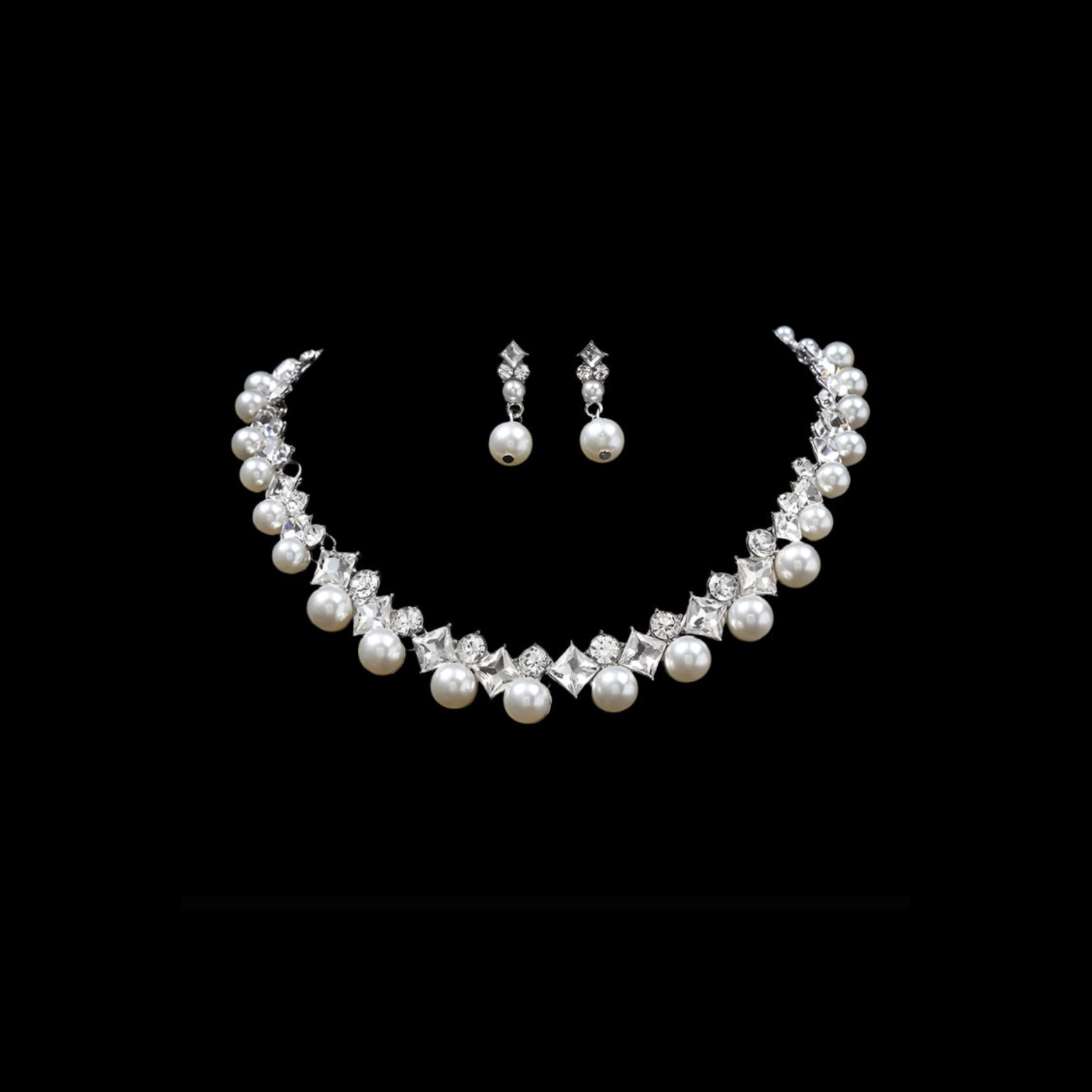Pearl And Gemstone Necklace Set