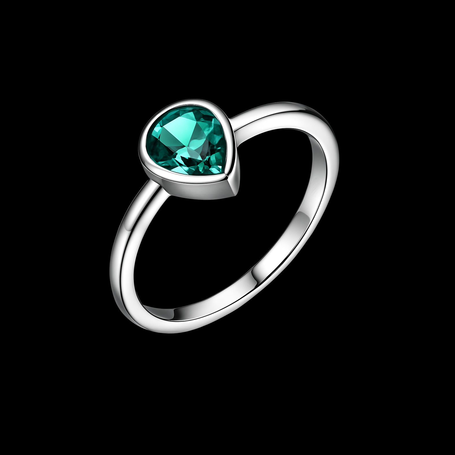 1.1Ct Pear Cut Emerald White Gold Ring